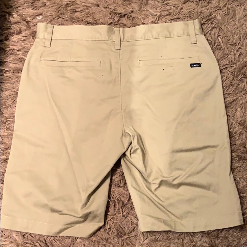 Shorts - Picture 2 of 3